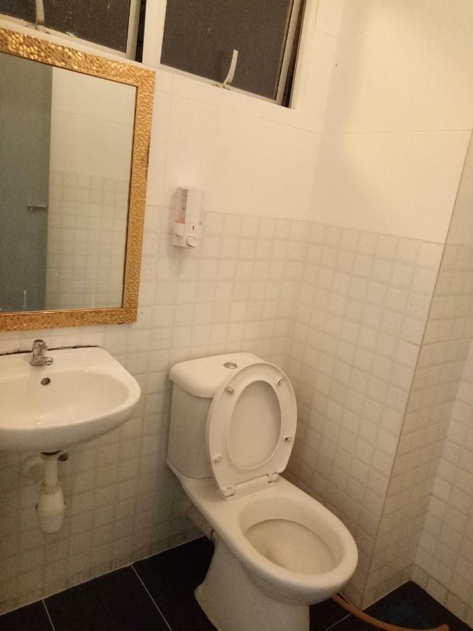 Classic English @ Ch タナ・ラタ エクステリア 写真